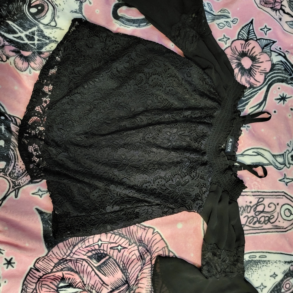 Amy byer black lace cold shoulder top